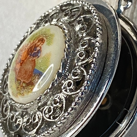 Silver Tone Pendant Locket Necklace Courting Couple Fragonard Style - Picture 3 of 7